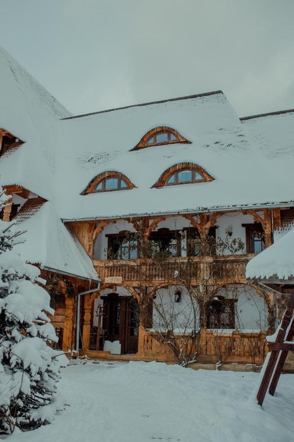 Hotel Conacul Drahneilor à Ruscova Extérieur photo