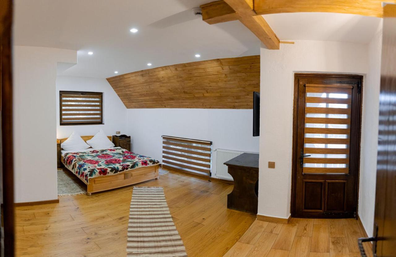Hotel Conacul Drahneilor à Ruscova Extérieur photo