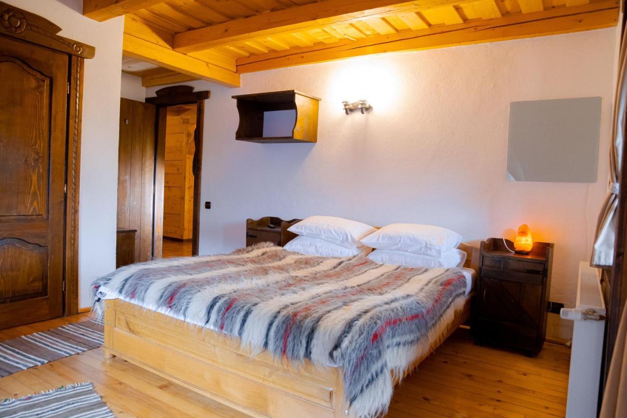 Hotel Conacul Drahneilor à Ruscova Extérieur photo
