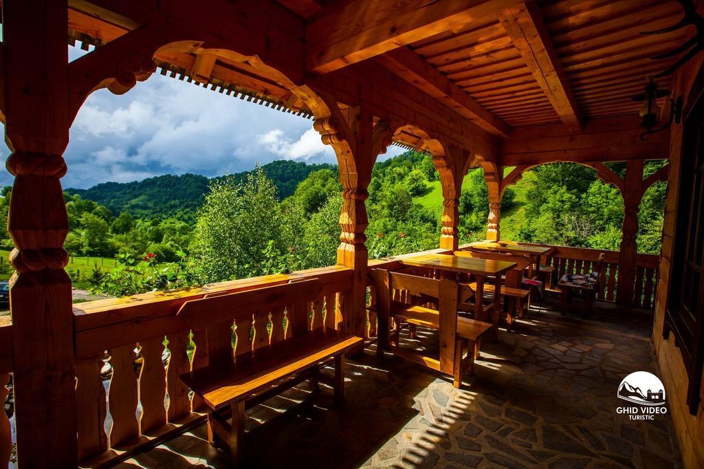 Hotel Conacul Drahneilor à Ruscova Extérieur photo
