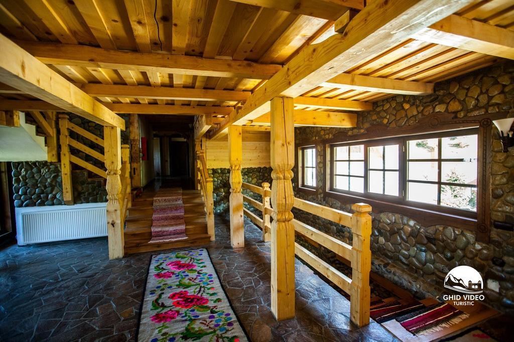 Hotel Conacul Drahneilor à Ruscova Extérieur photo